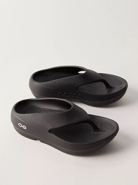 Women's OOriginal PLUS Sandal Size 8 BLACK NEW WITH TAGS NWT